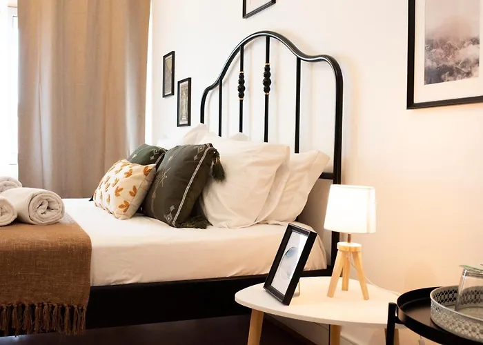 Oporto Trindade Residence